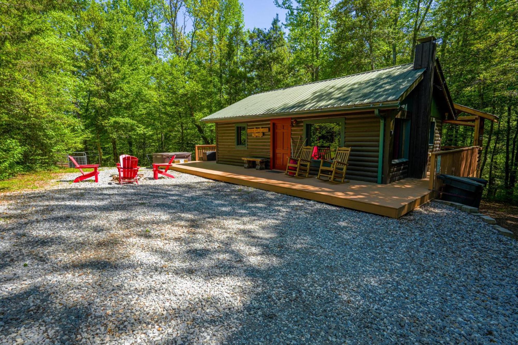 The Big Little Cabin - Hot Tub & Playground Dahlonega Ngoại thất bức ảnh