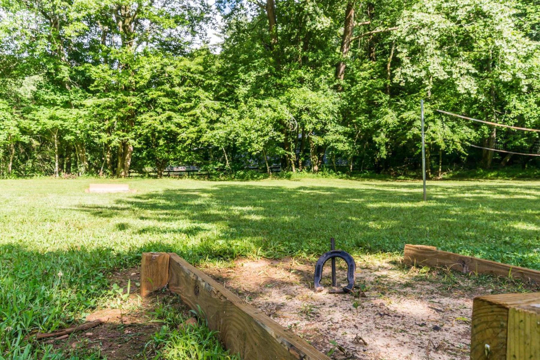 The Big Little Cabin - Hot Tub & Playground Dahlonega Ngoại thất bức ảnh
