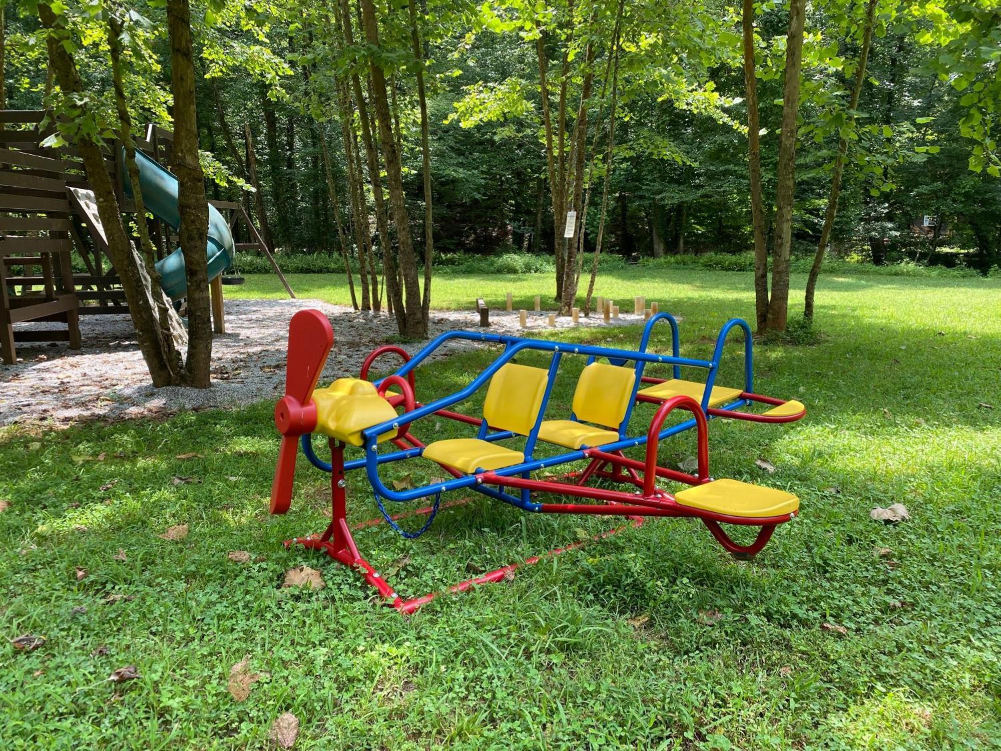 The Big Little Cabin - Hot Tub & Playground Dahlonega Ngoại thất bức ảnh