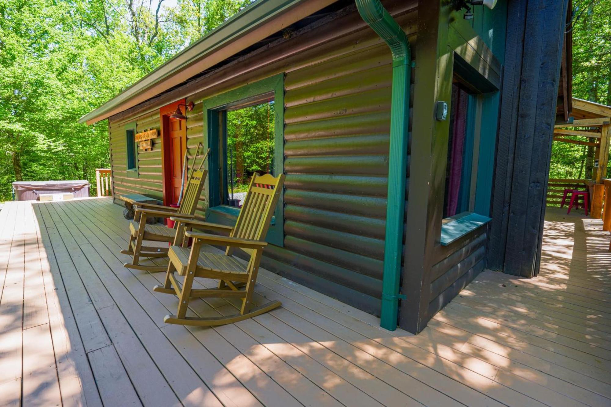 The Big Little Cabin - Hot Tub & Playground Dahlonega Ngoại thất bức ảnh