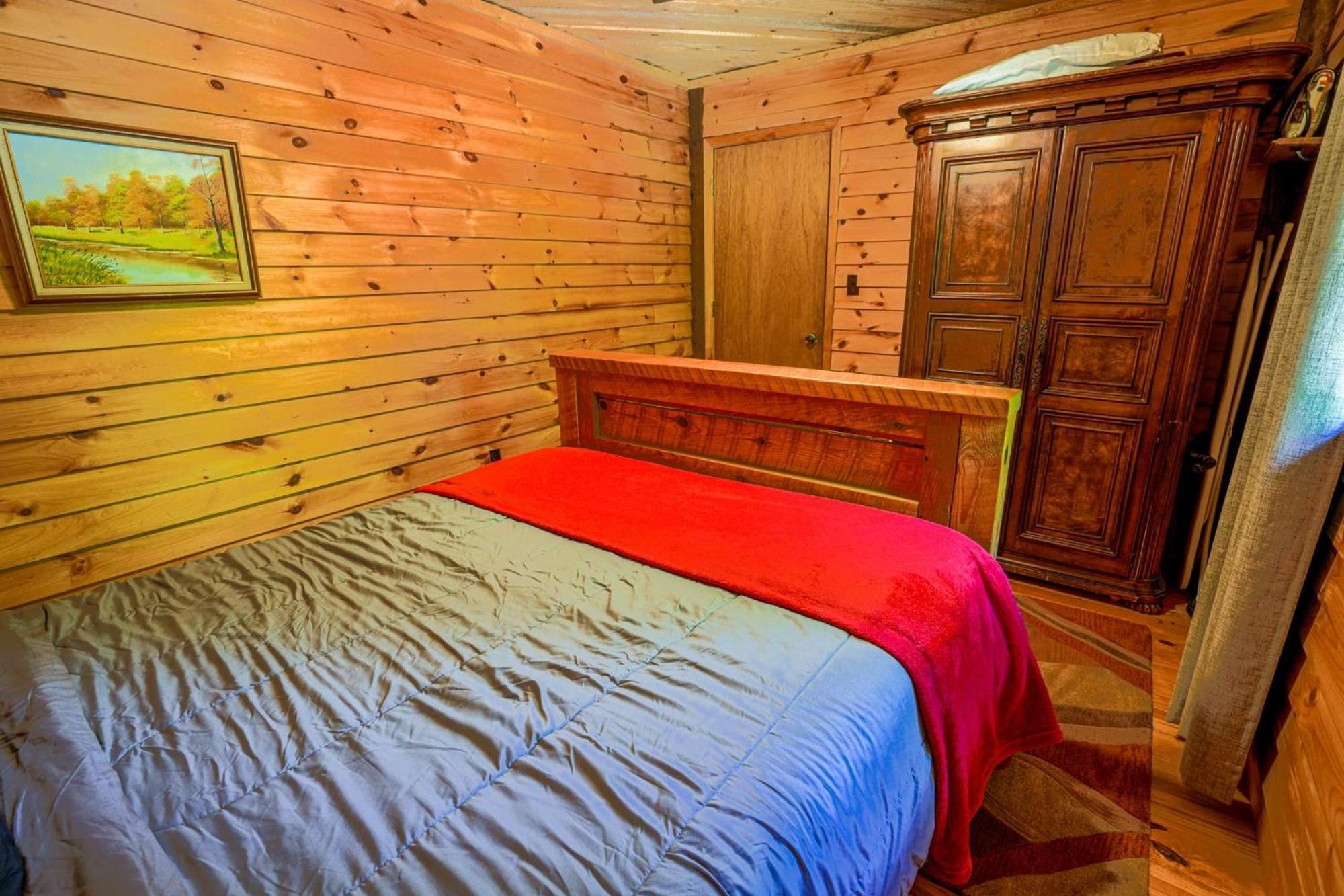 The Big Little Cabin - Hot Tub & Playground Dahlonega Ngoại thất bức ảnh