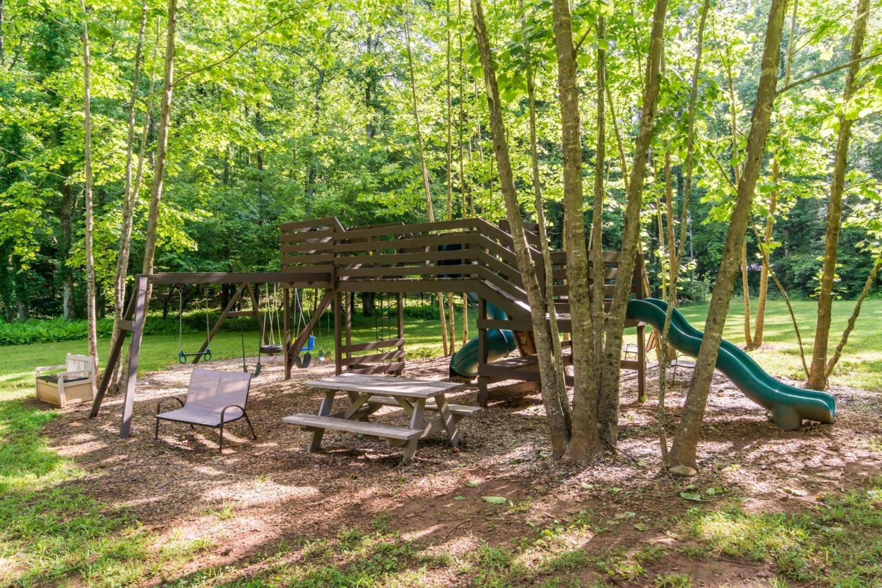 The Big Little Cabin - Hot Tub & Playground Dahlonega Ngoại thất bức ảnh
