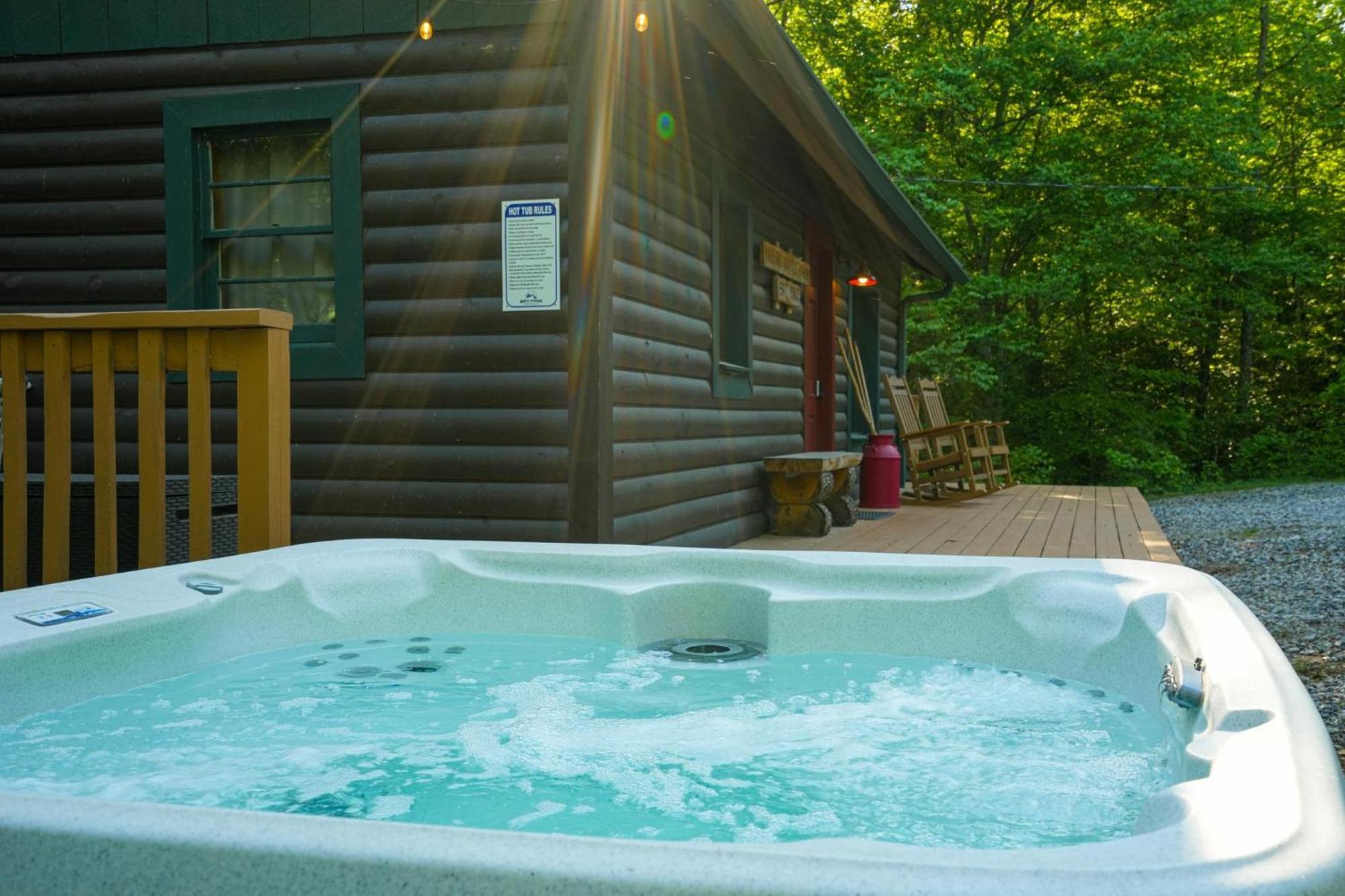 The Big Little Cabin - Hot Tub & Playground Dahlonega Ngoại thất bức ảnh
