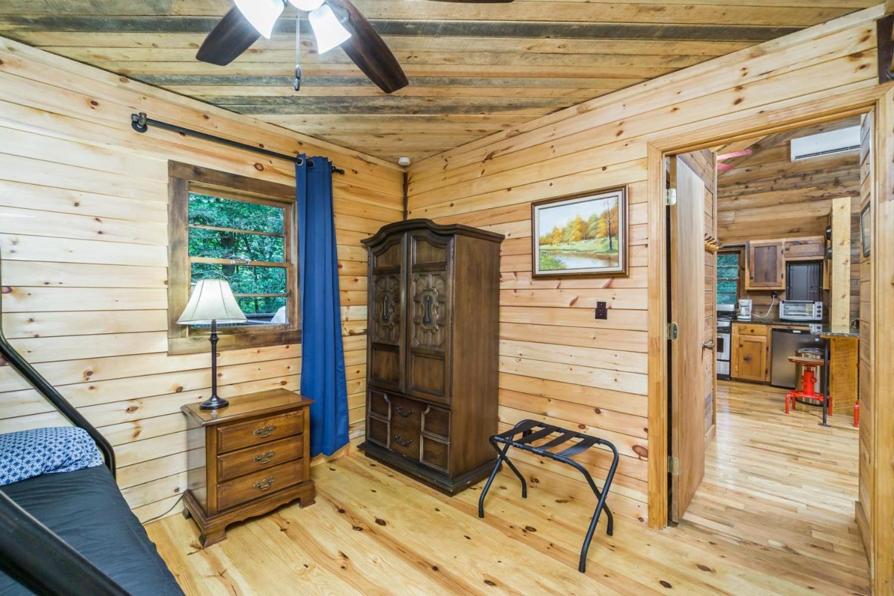 The Big Little Cabin - Hot Tub & Playground Dahlonega Ngoại thất bức ảnh