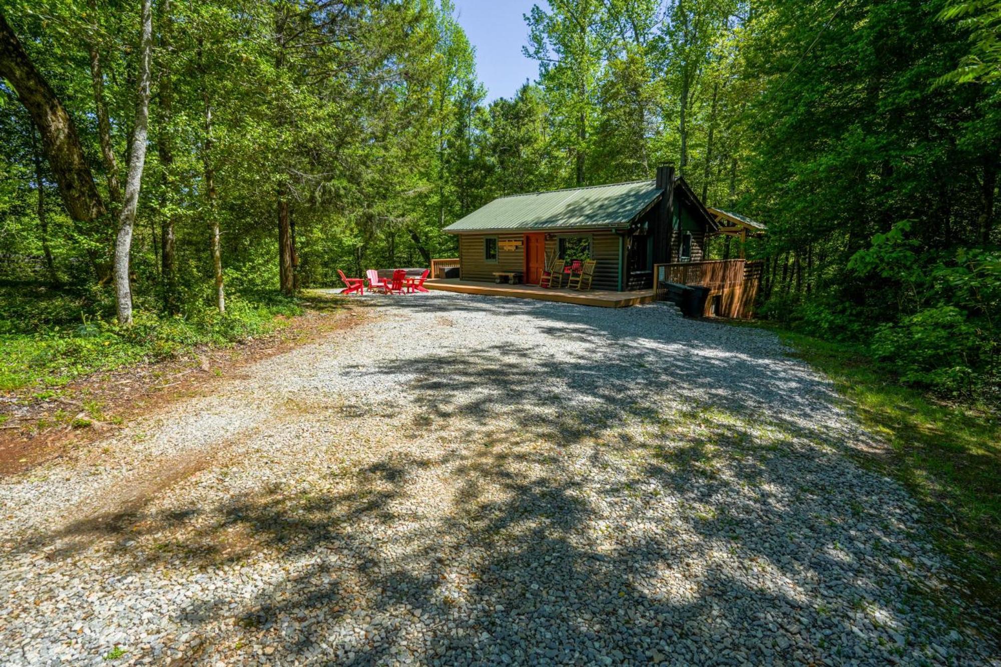 The Big Little Cabin - Hot Tub & Playground Dahlonega Ngoại thất bức ảnh
